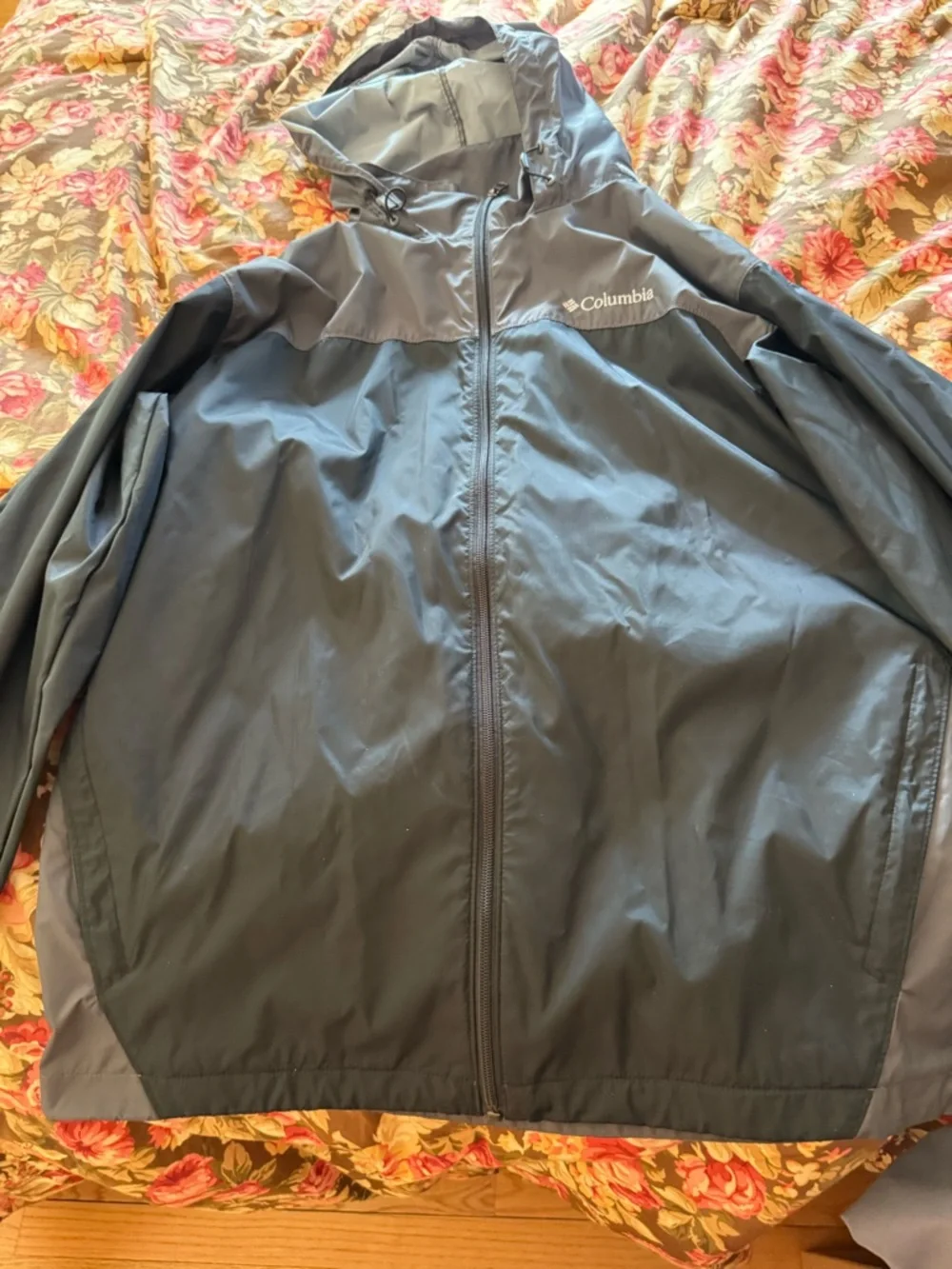 Columbia Black/Gray Hooded windbreaker Mens Large. Excellent used condition - Picture 5 of 6